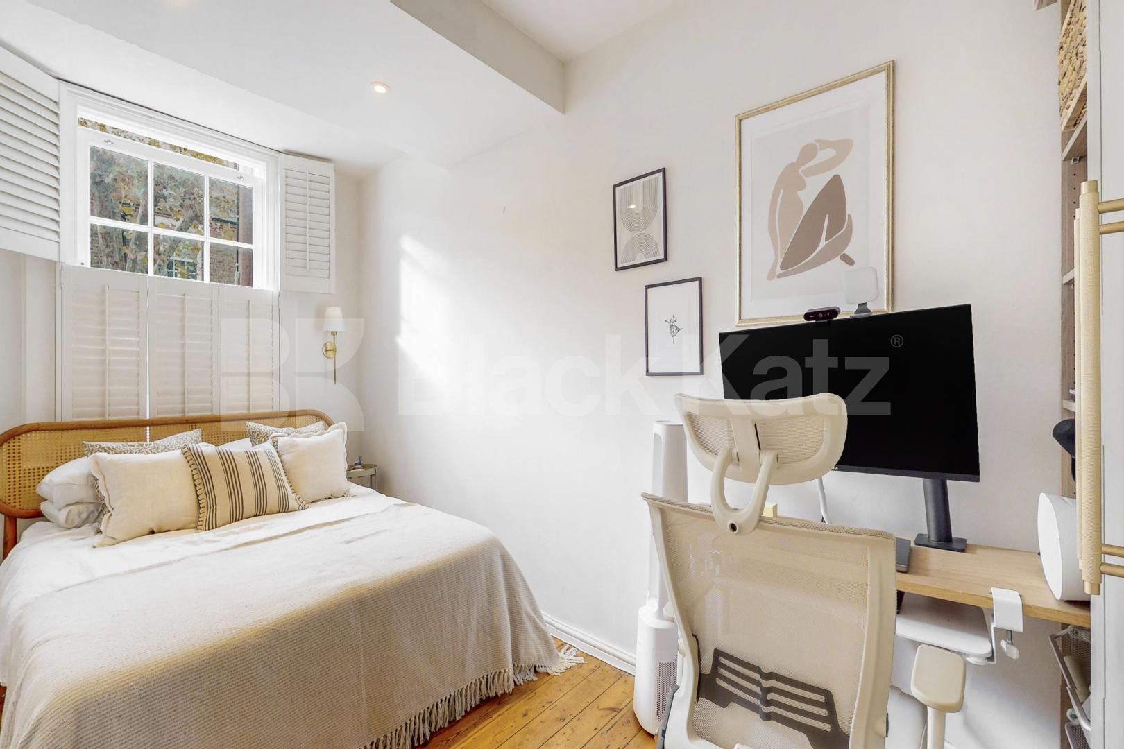 Stylish & contemporary maisonette flooded with natural light  Odger Street, Battersea 